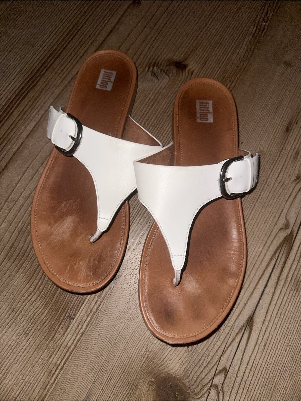 White Leather Thong Sandals with Buckle - Women